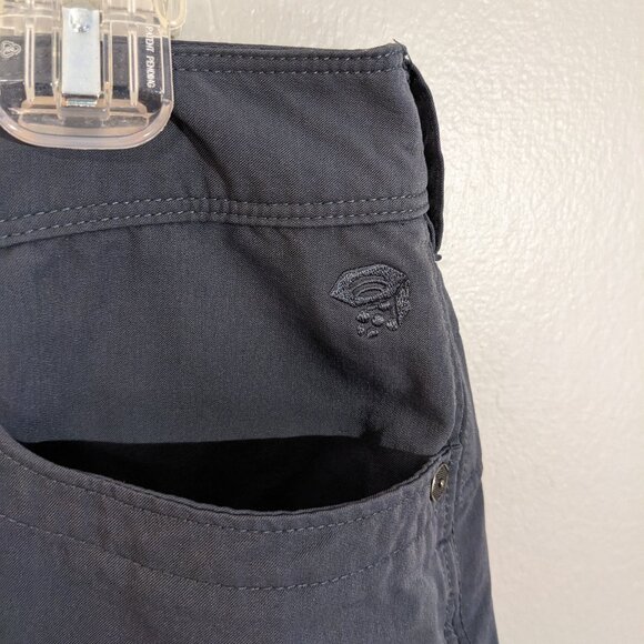 Women's Lightweight Mountain Hardwear Shorts, Size 8 - Picture 5 of 12